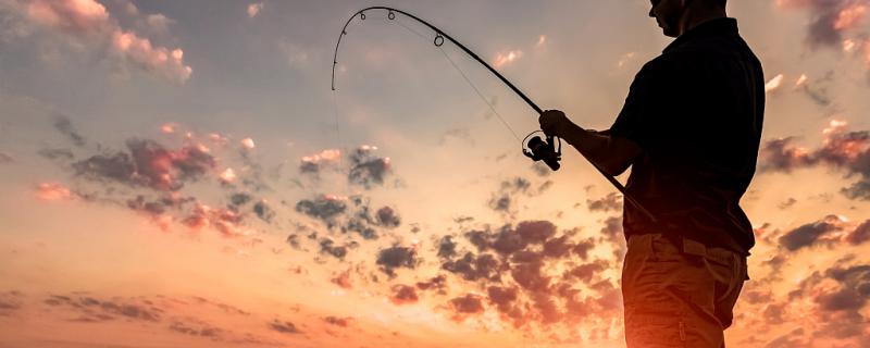 春の釣りはいつがベストか、どんな風向きで釣りやすいか